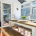 Private Parking&Garden&Contractor&Families