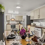 Boutique Rooms-Central Ipswich