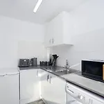 Springland Close