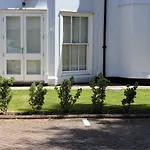 Lower Brook Mews
