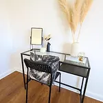 2-Bed, Sleeps 5, 1 Bath, Parking, Wifi