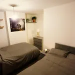 2Br Home W/ En-Suite Toilet, Town Centre Ipswich.