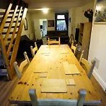 2Br Home W/ En-Suite Toilet, Town Centre Ipswich.