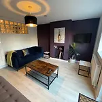 Rooms In City Centre House With Kitchen, Lounge, Garden