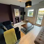 Rooms In City Centre House With Kitchen, Lounge, Garden