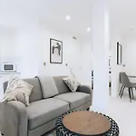 Modern 1 Bedroom Apartment In Central Ipswich
