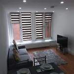 Elm Street Apt With 2 Bed 2 Bathrooms
