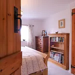 3 Canada Cottages
