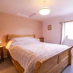 3 Canada Cottages
