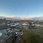 Waterfront 2 Bed Apartment With Views Over Ipswich