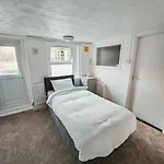 Spacious House In Ipswich