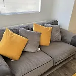 Cosyhomes - One Bedroom Apartment With Parking, Perfect For Corporate And Leisure Stays