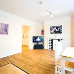 Cozy 4-Guest Getaway In The Heart Of Ipswich