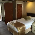 The Shipwrights Arms Hotel