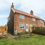 2 Hillside Cottages