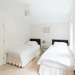 Toothbrush Apartments- Ipswich Townhouse