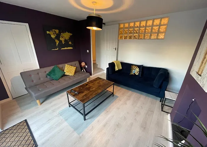 Rooms In City Centre House With Kitchen, Lounge, Garden