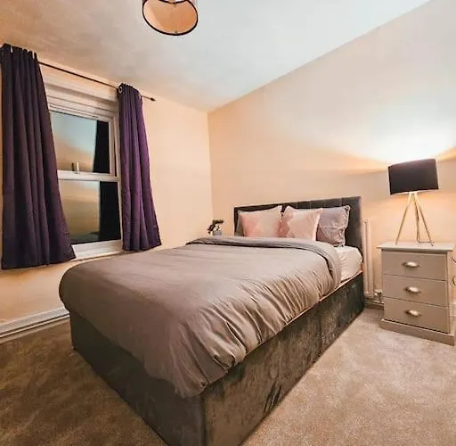 Spacious House In Ipswich