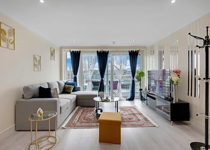 Ipswich Marina1 2 Bed2Bath Apt