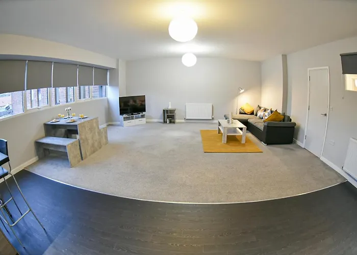 Huge Apartment - 2 Bathrooms - Central Ipswich
