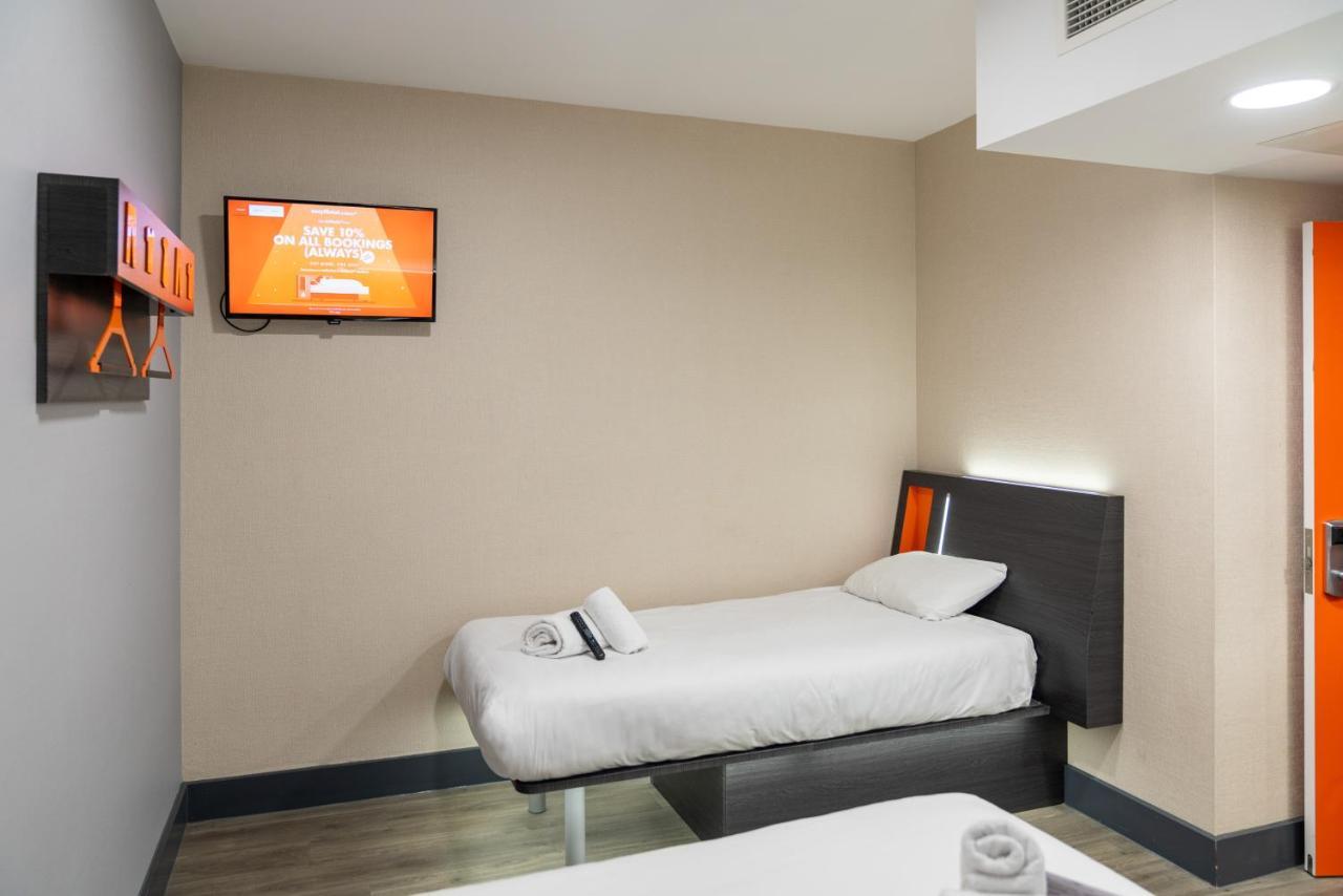 Easyhotel 3*