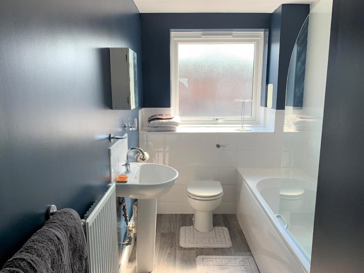 Apartment Toothbrush - - Nr Train Station