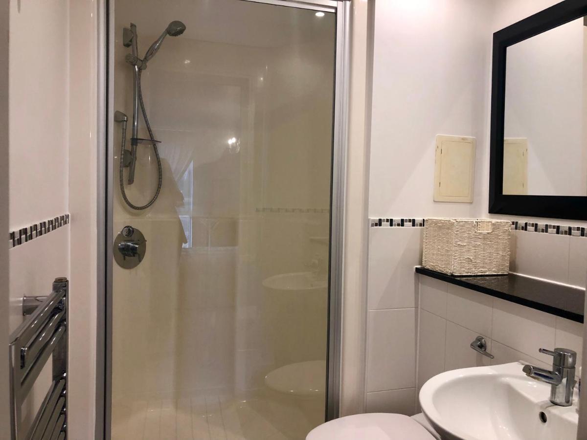 Apartment Toothbrush - Waterfront - Anchor St Ipswich