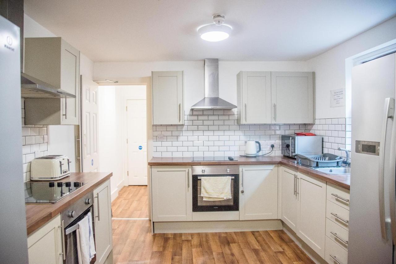 En-suite - Central Location - 7 *