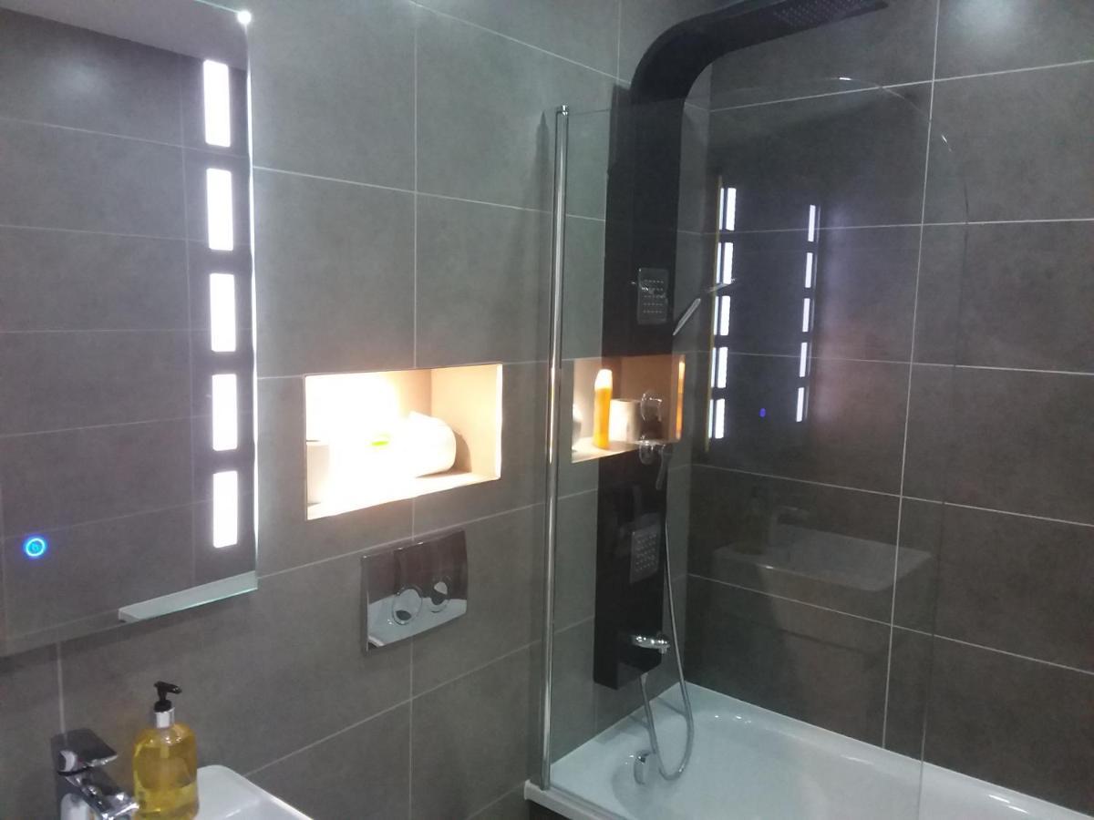 Elm Street Apt With 2 Bed 2 Bathrooms * Ipswich