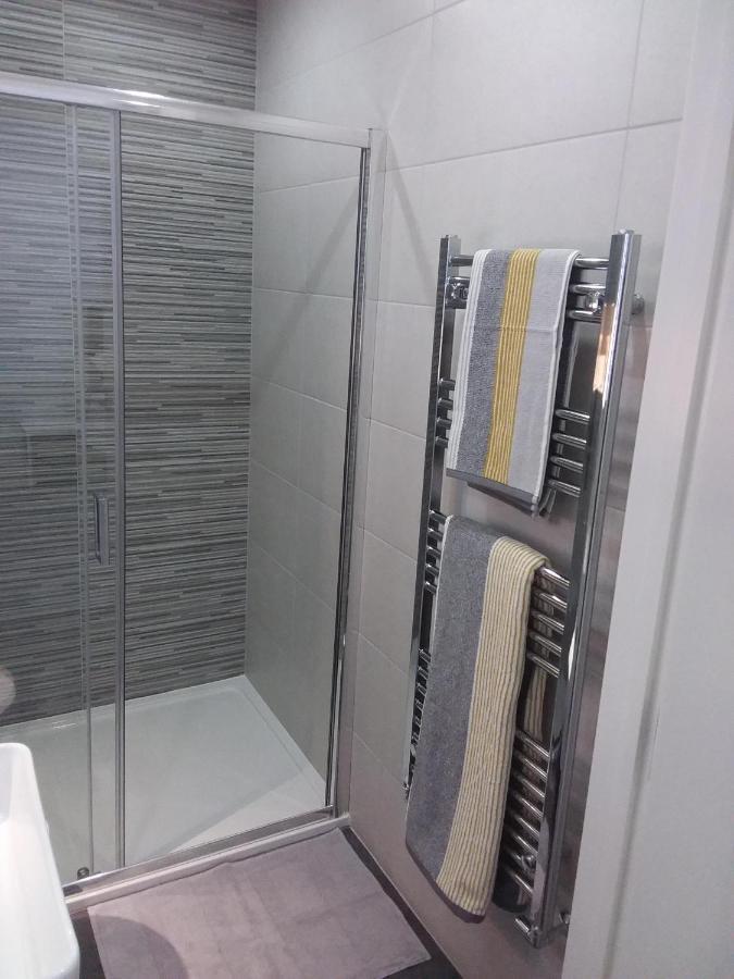 Elm Street Apt With 2 Bed 2 Bathrooms Ipswich