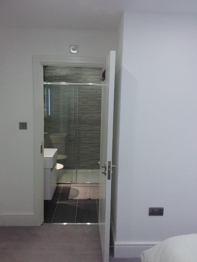Elm Street Apt With 2 Bed 2 Bathrooms Apartment *