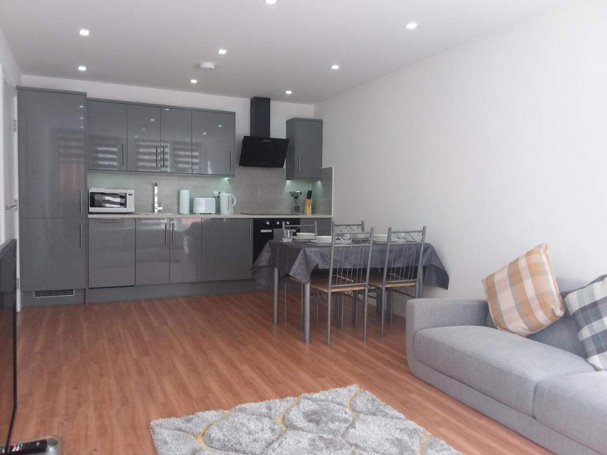 Apartment Elm Street Apt With 2 Bed 2 Bathrooms Ipswich