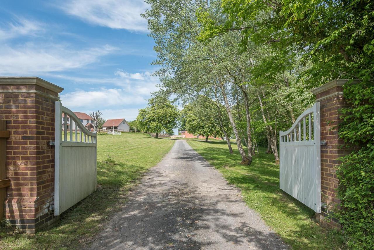Chapel At Pond Hall Farm, Stunnning With Private Hot Tub, Hadleigh Holiday home *