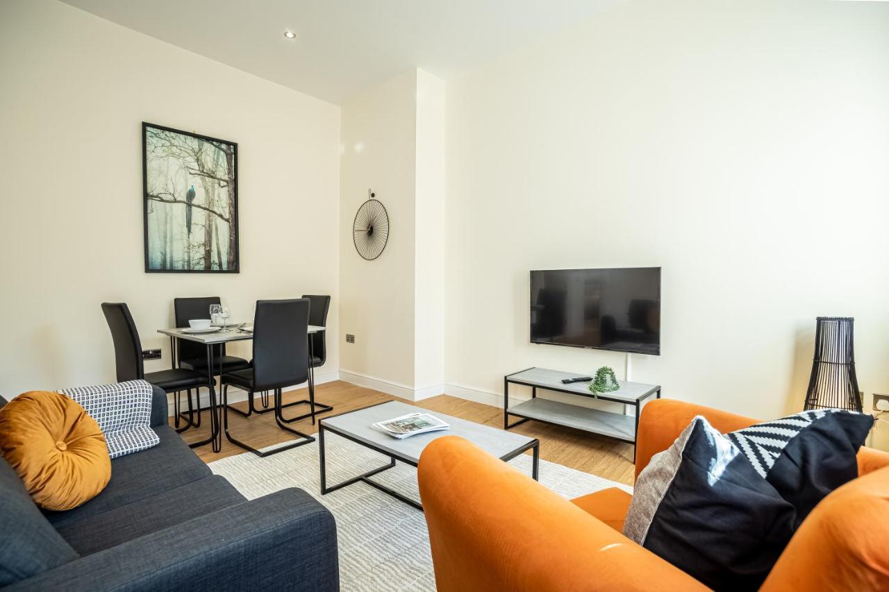 Modern Near Christchurch Park Waterfront By Belvilla