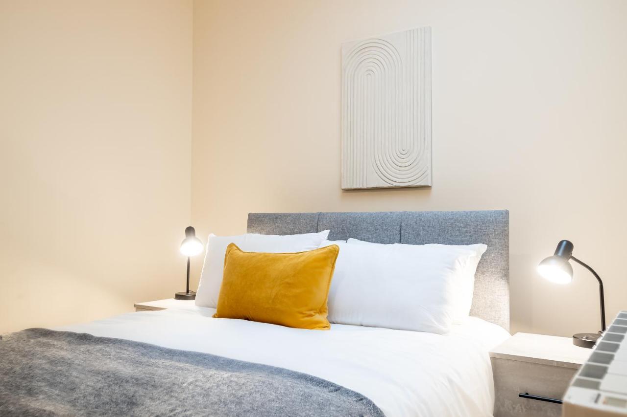 Apartment Modern Near Christchurch Park Waterfront By Belvilla