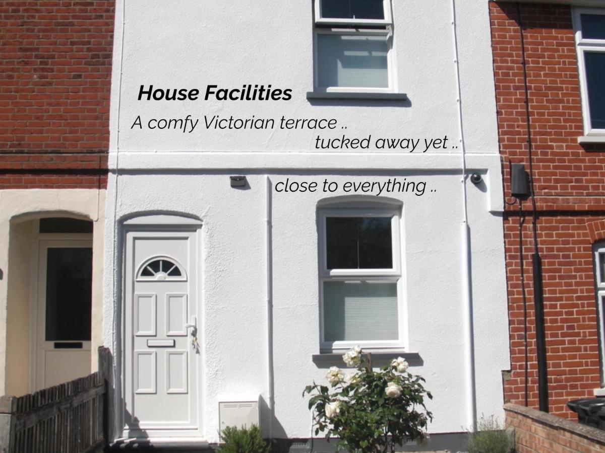 Victorian Terrace Old Stoke - With Self Check In And Free Parking - At Ipswichdigs Guest house