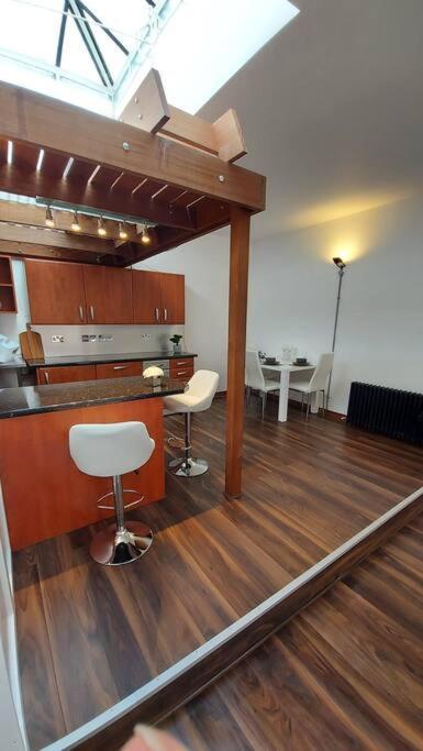 Modern And Spacious Two Bedroom *