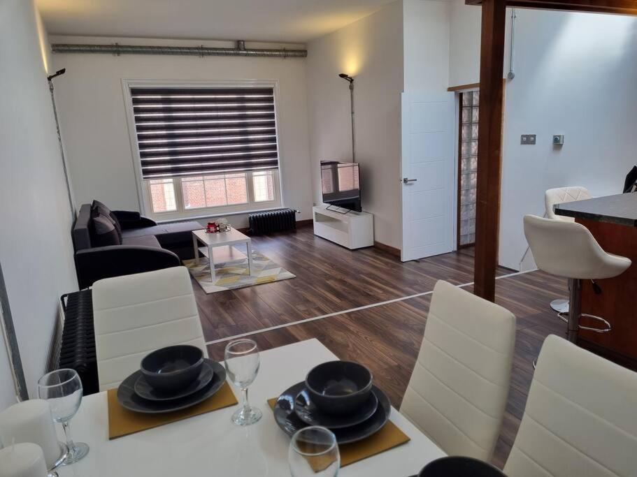 Modern And Spacious Two Bedroom Ipswich