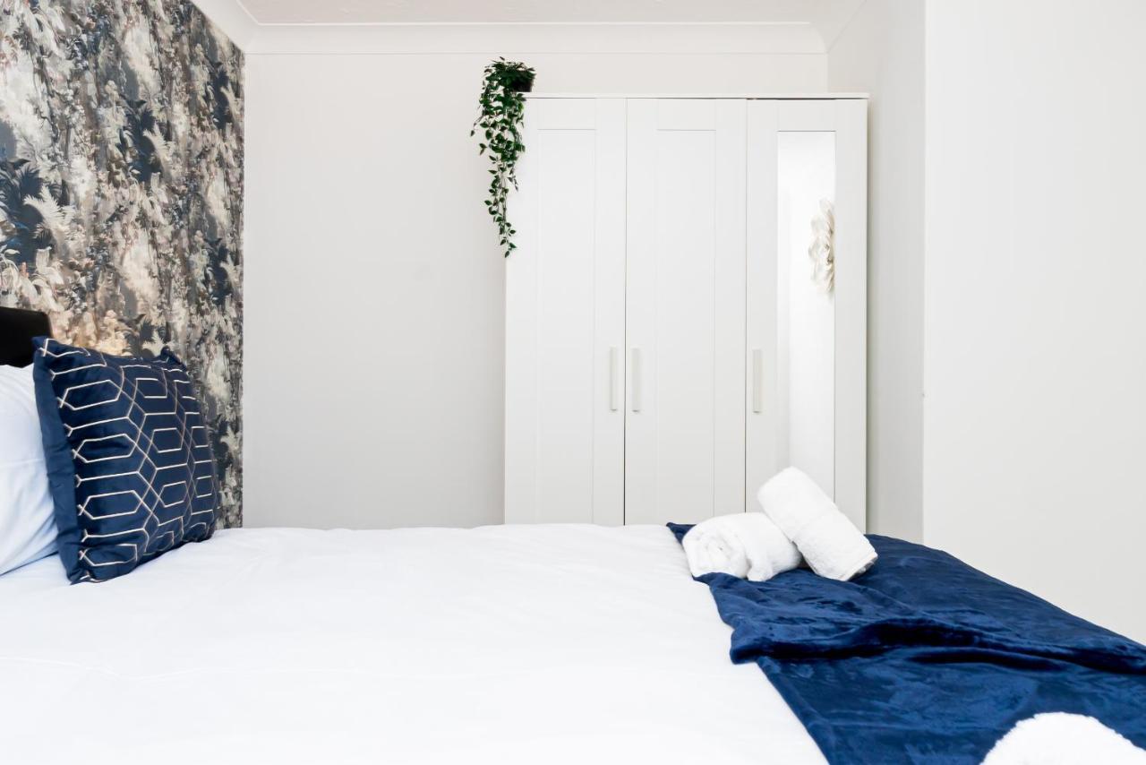 Private Parking&garden&contractor&families Ipswich