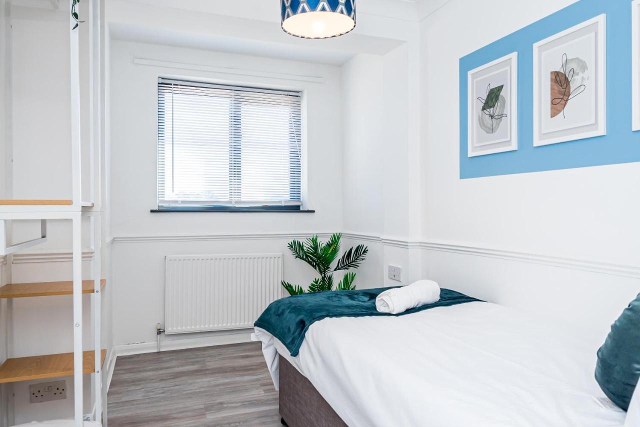 Private Parking&garden&contractor&families
