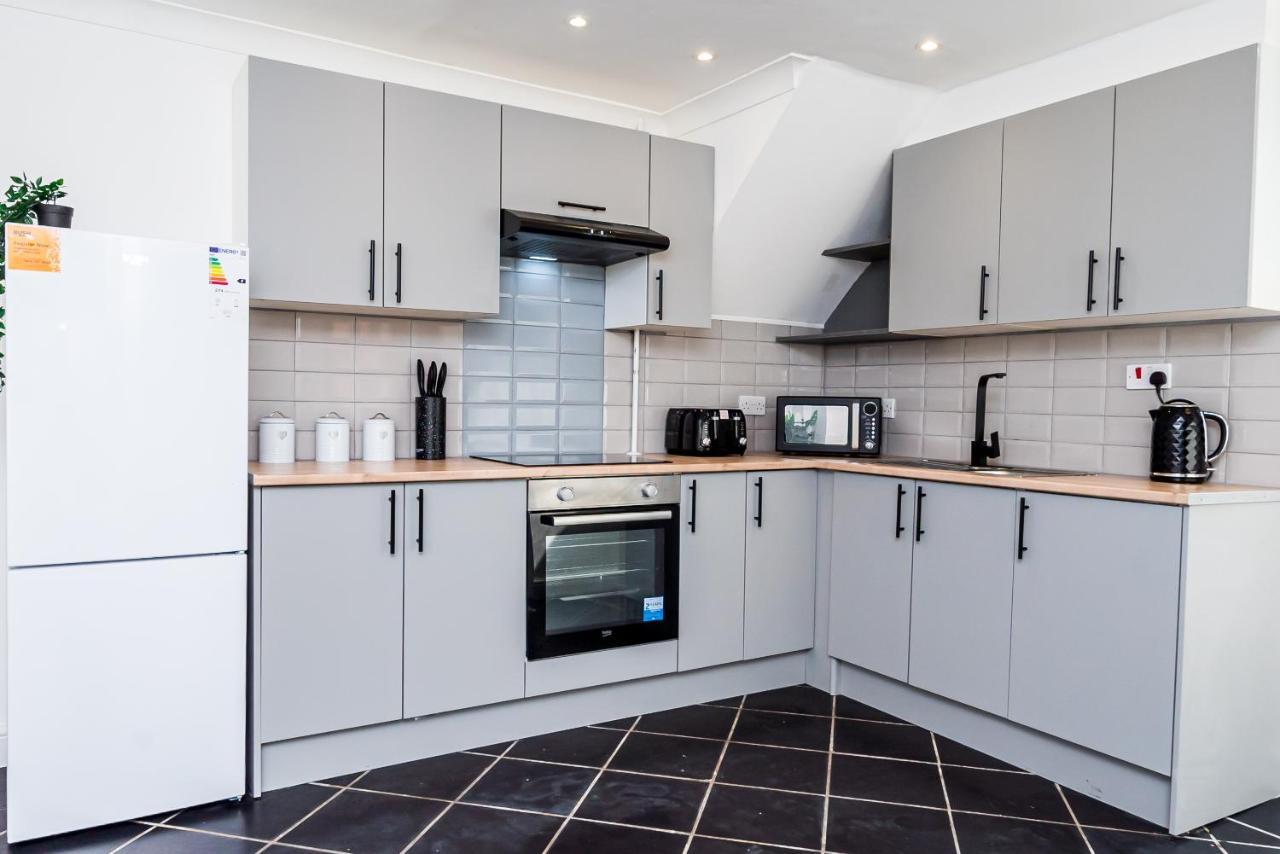Apartment Private Parking&garden&contractor&families *