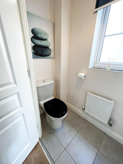 4 Bedroom House For Contractors,family,free Parking,study,internet In Holiday home Ipswich