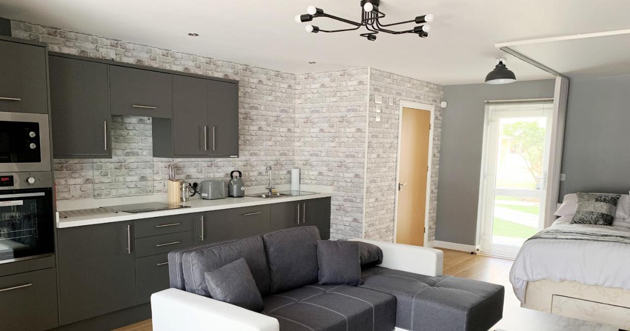 Toothbrush - - Nr Train Station Apartment Ipswich