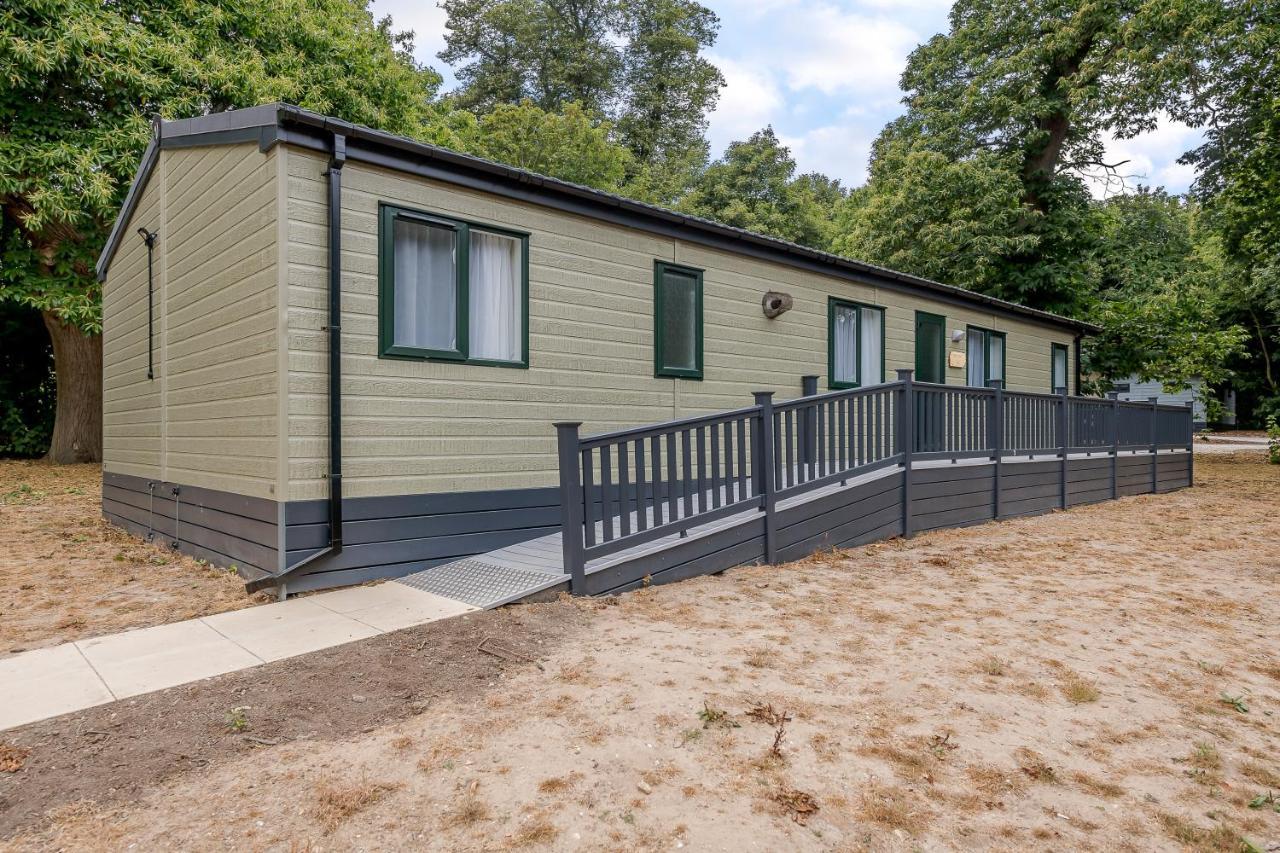 Woolverstone Marina And Park Holiday home Ipswich