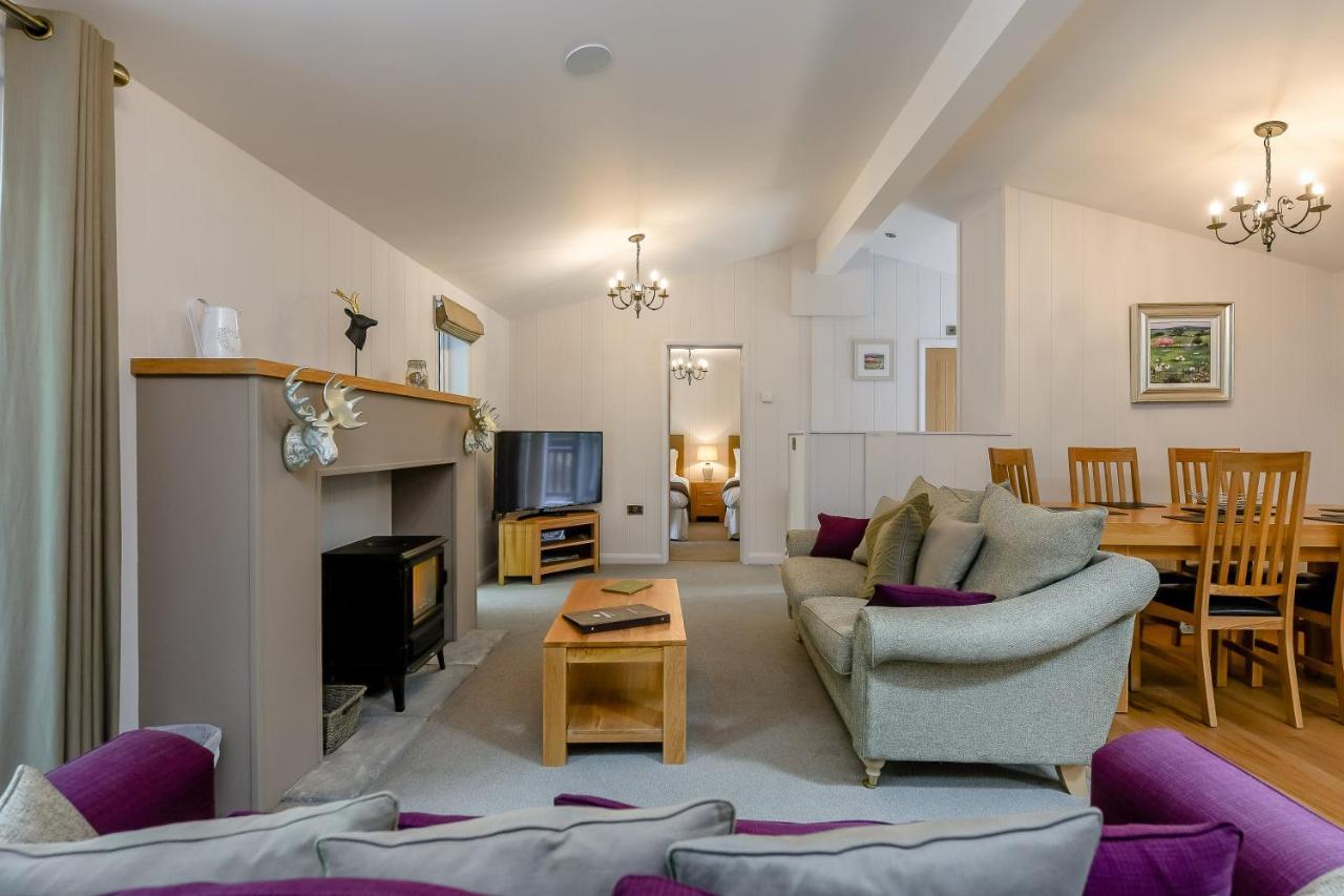 Woolverstone Marina And Park Holiday home *