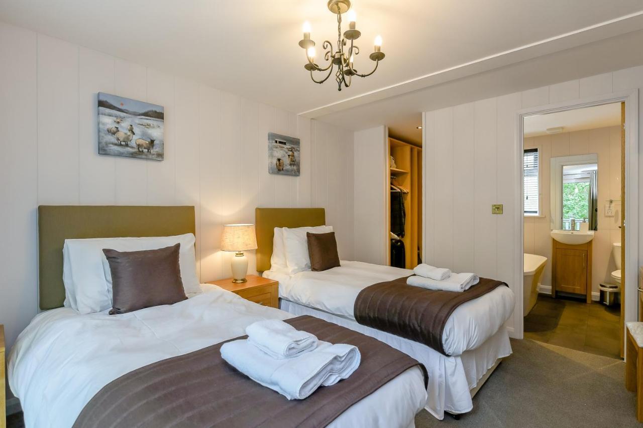 Woolverstone Marina And Park Holiday home