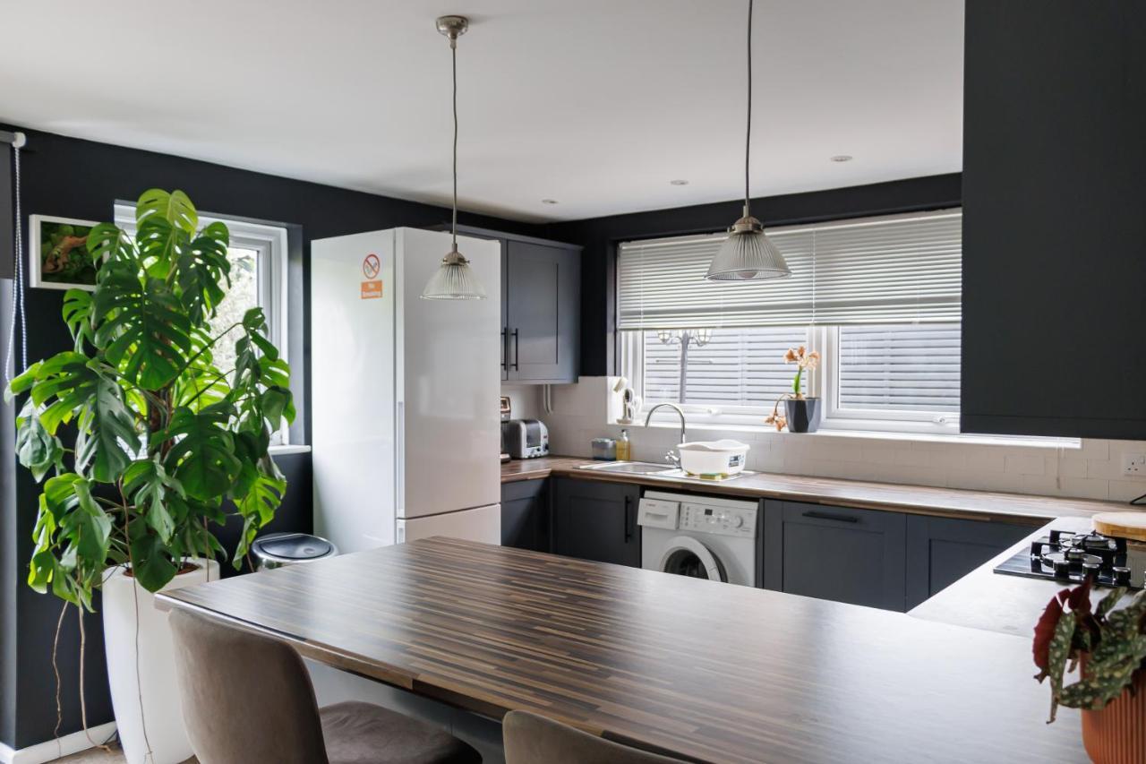 Suburban Hideaway In Suffolk Holiday home