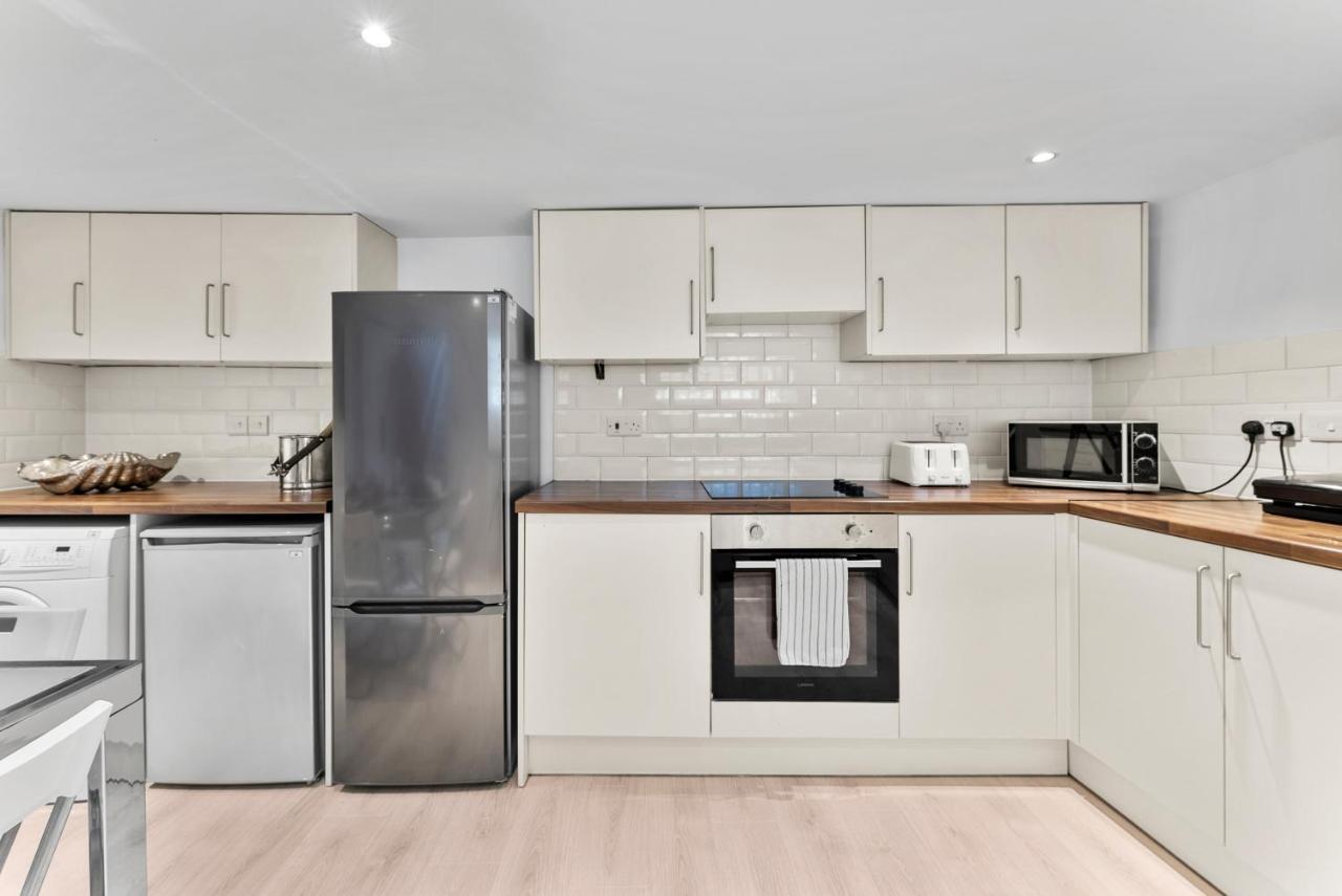 Newly Refurbished Gem - Games Guest house Ipswich