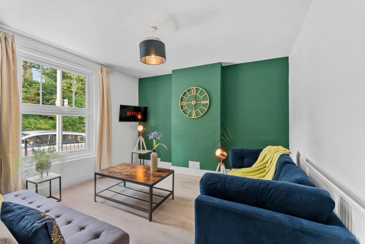 Guest house Newly Refurbished Gem - Games Ipswich