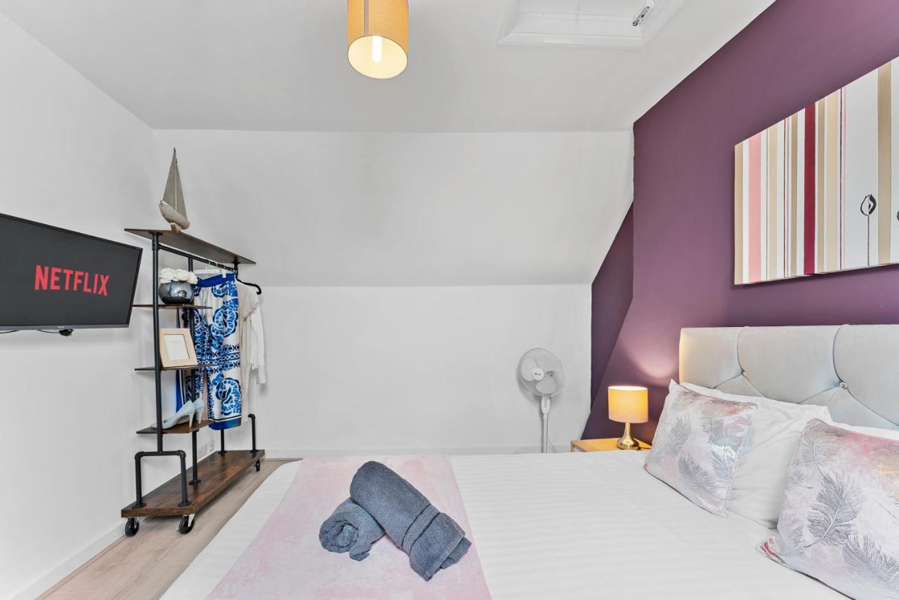 Newly Refurbished Gem - Games Guest house